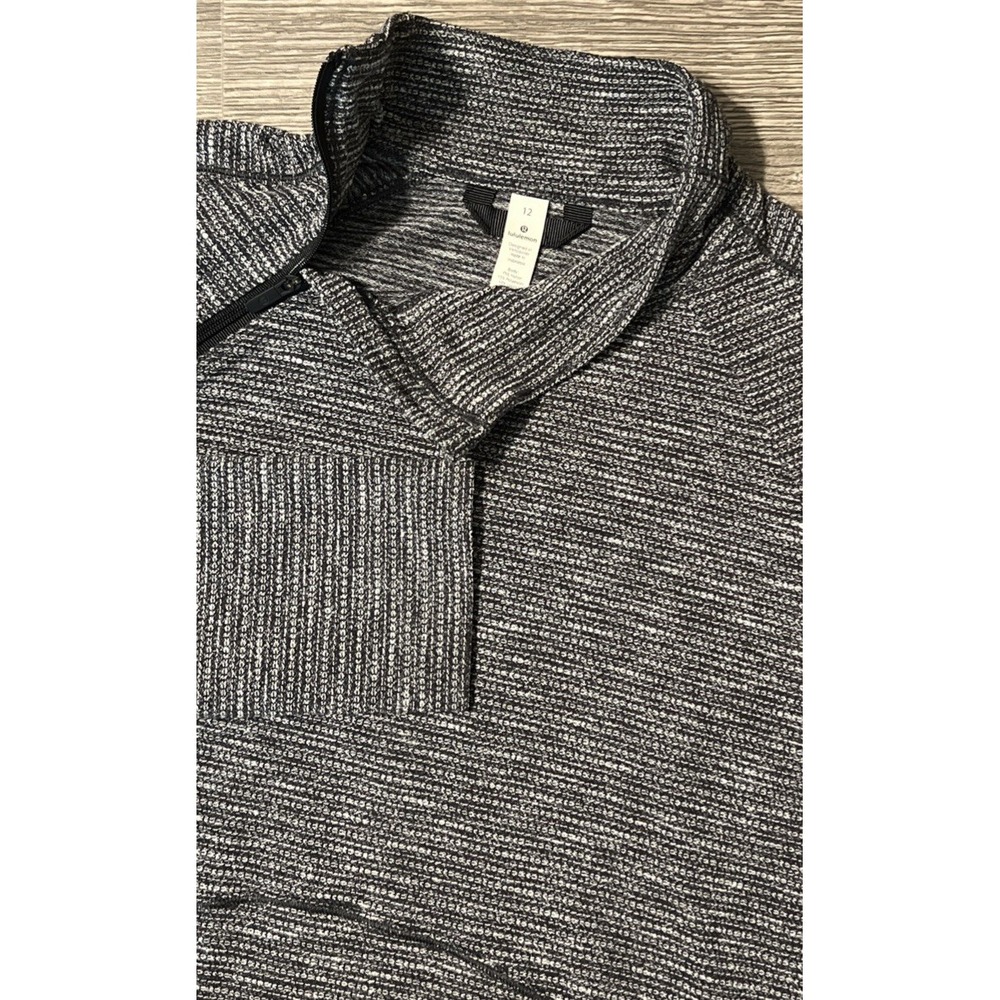 Lululemon Women's Brisk Running 1/2 Zip Pullover SZ 12 Coco Pique Black & White